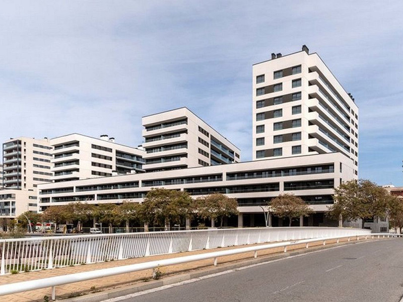 Жилой комплекс Marenostrum в Бадалоне, всего в 3 км от Барселоны. Фото:  28