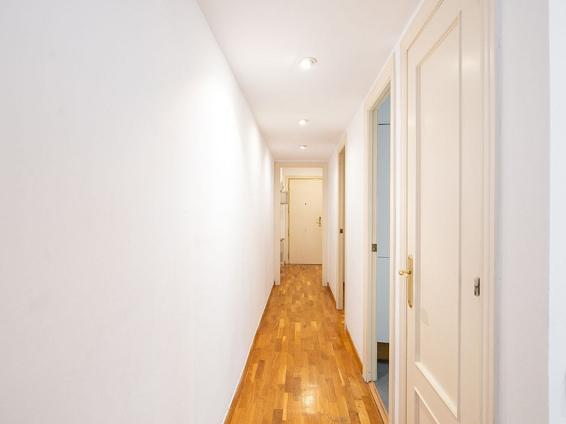 Piso reformado con distribución funcional en Sant Gervasi – La Bonanova, Barcelona. Foto:  15