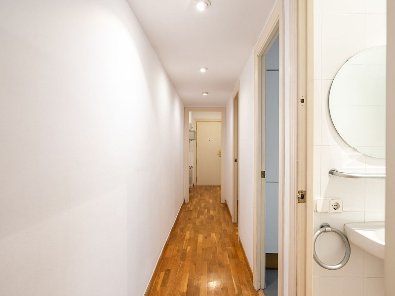Piso reformado con distribución funcional en Sant Gervasi – La Bonanova, Barcelona. Foto:  25