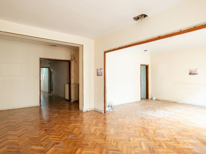 Elegante propiedad en finca clásica para reforma integral en Sant Gervasi – Galvany, Barcelona. Foto:  3