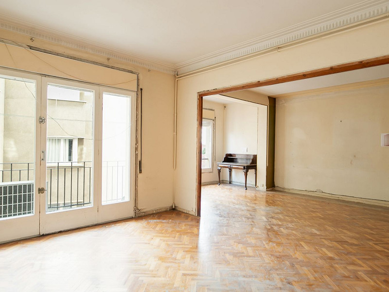 Elegante propiedad en finca clásica para reforma integral en Sant Gervasi – Galvany, Barcelona. Foto:  4