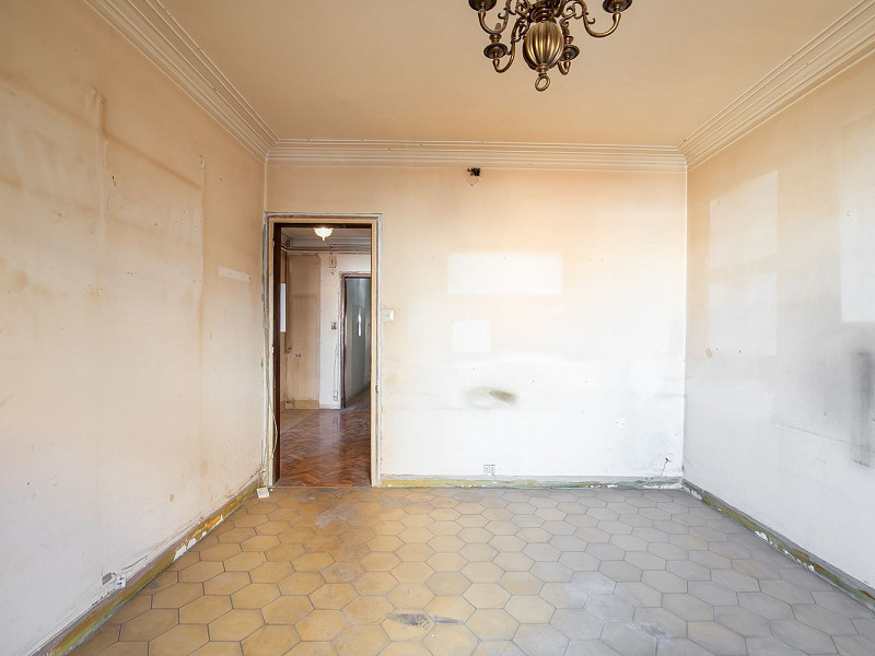 Elegante propiedad en finca clásica para reforma integral en Sant Gervasi – Galvany, Barcelona. Foto:  16