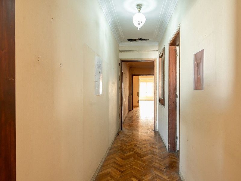 Elegante propiedad en finca clásica para reforma integral en Sant Gervasi – Galvany, Barcelona. Foto:  21