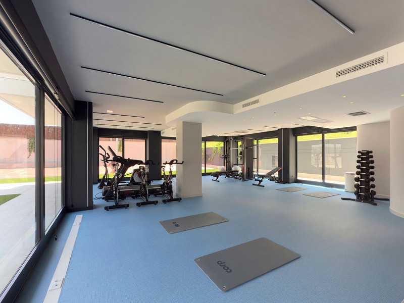 Obra nueva con terrazas, piscina y zonas comunitarias en Sant Boi de Llobregat, Barcelona. Foto:  13