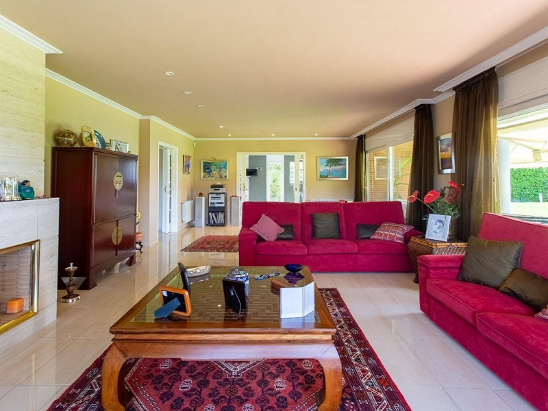 Дом с видом на море и горы в Сант-Андреу-де-Льяванерес, Барселона. Фото:  13