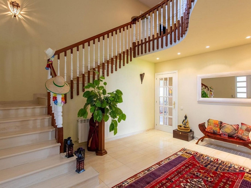 Дом с видом на море и горы в Сант-Андреу-де-Льяванерес, Барселона. Фото:  24