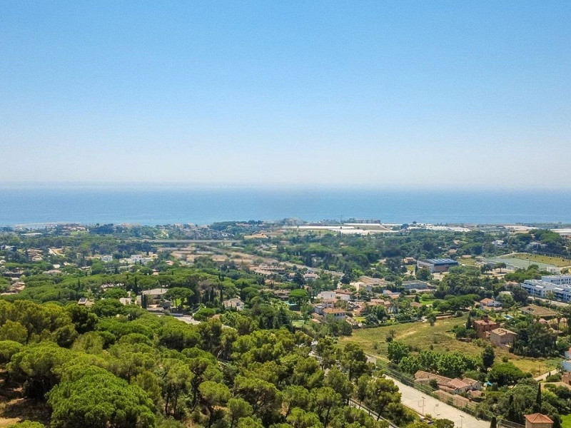 Дом с видом на море и горы в Сант-Андреу-де-Льяванерес, Барселона. Фото:  43