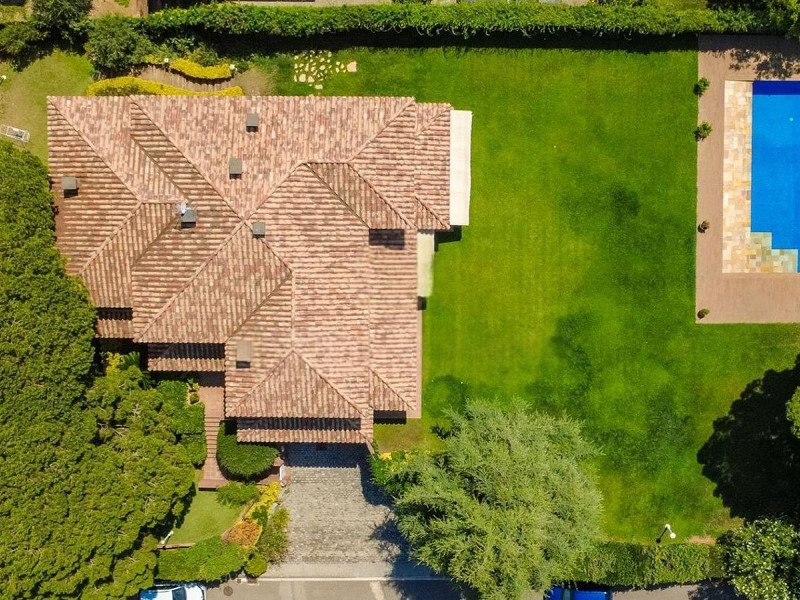 Дом с видом на море и горы в Сант-Андреу-де-Льяванерес, Барселона. Фото:  51