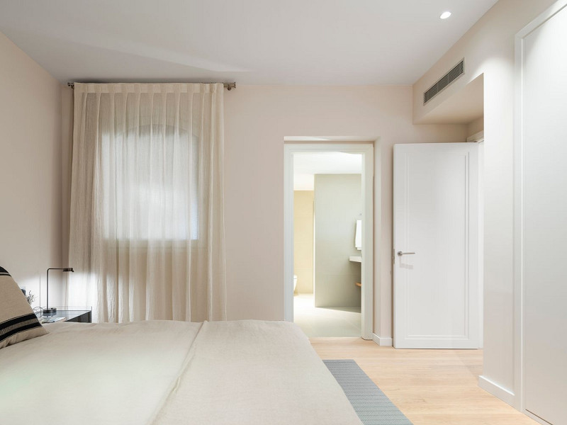 Piso de obra nueva en finca histórica frente al Port Vell, Barcelona. Foto:  21