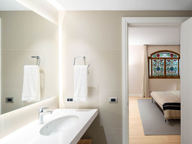 Piso de obra nueva en finca histórica frente al Port Vell, Barcelona. Foto:  28