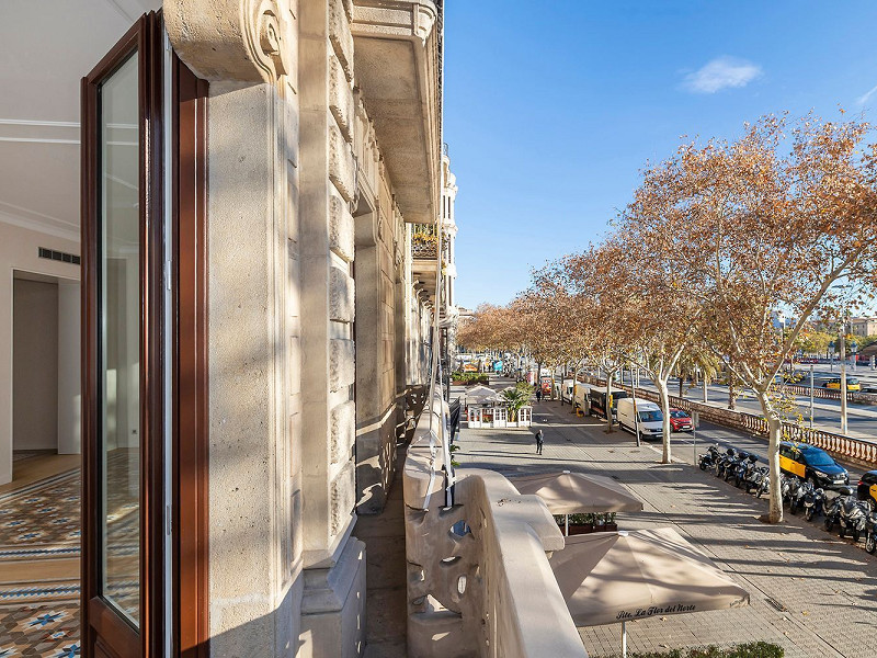 Apartamento de obra nueva singular con balcón histórico y vistas al mar en Port Vell, Barcelona. Foto:  2