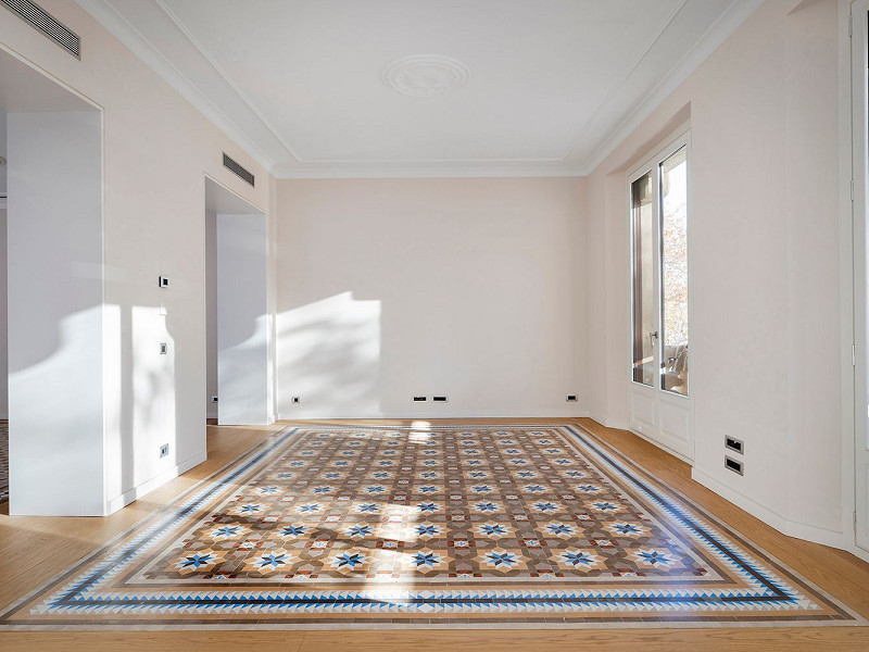 Apartamento de obra nueva singular con balcón histórico y vistas al mar en Port Vell, Barcelona. Foto:  4