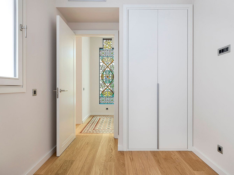 Apartamento de obra nueva singular con balcón histórico y vistas al mar en Port Vell, Barcelona. Foto:  8