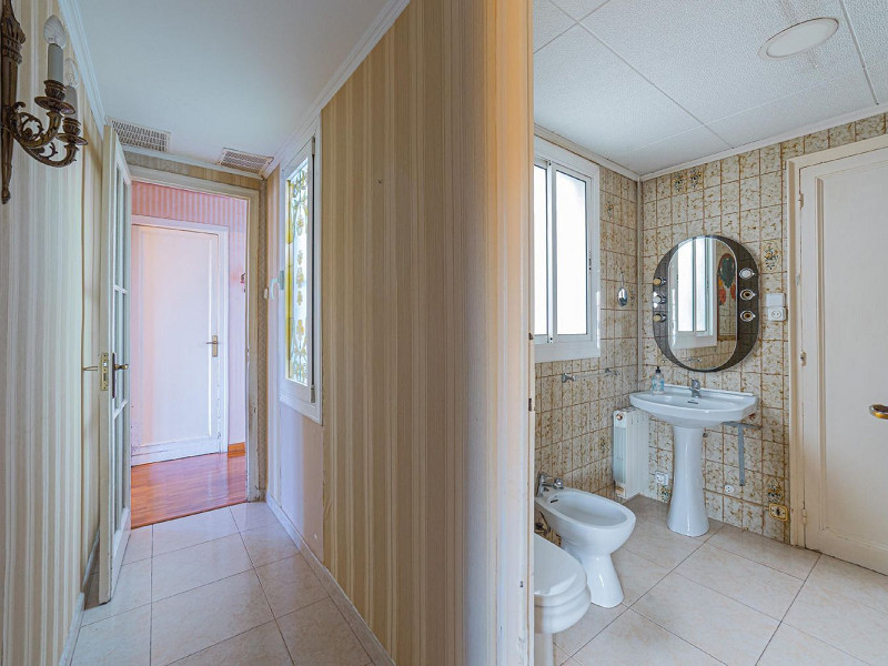 Piso luminoso de carácter clásico en l’Eixample, Barcelona. Foto:  12