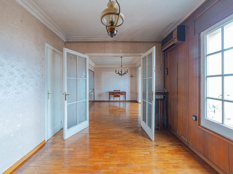 Piso luminoso de carácter clásico en l’Eixample, Barcelona. Foto:  21