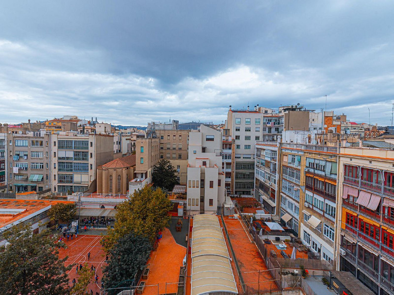 Piso luminoso de carácter clásico en l’Eixample, Barcelona. Foto:  22