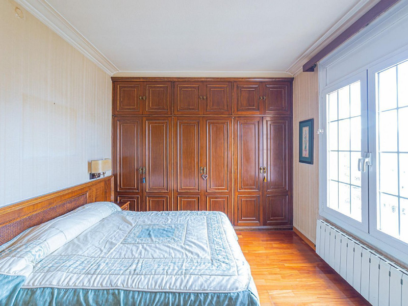 Piso luminoso de carácter clásico en l’Eixample, Barcelona. Foto:  25