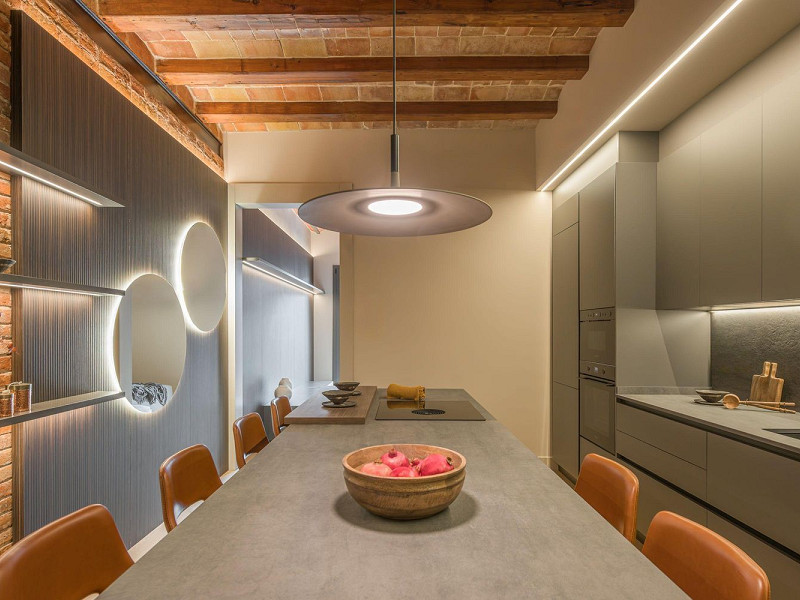 Piso rehabilitado de alto nivel en finca regia del Eixample, Barcelona. Foto:  8