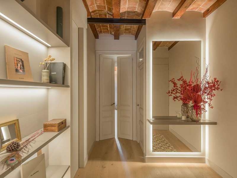 Piso rehabilitado de alto nivel en finca regia del Eixample, Barcelona. Foto:  19