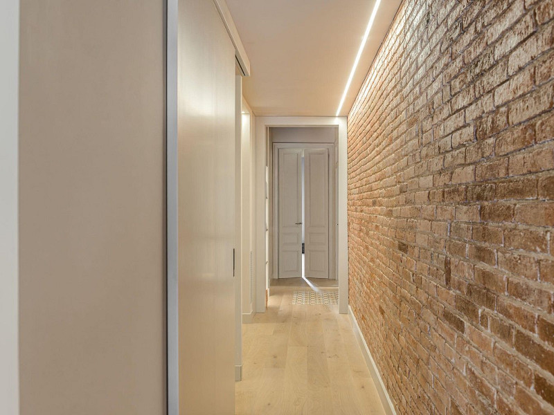 Piso rehabilitado de alto nivel en finca regia del Eixample, Barcelona. Foto:  20