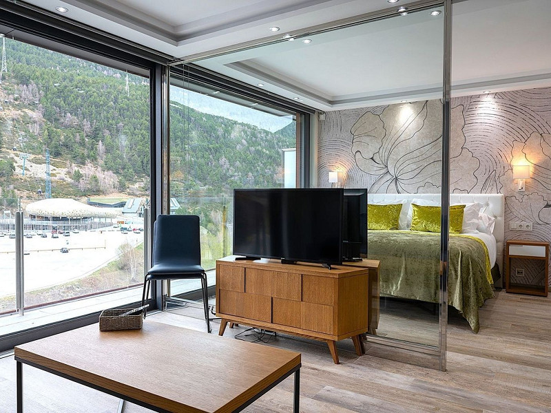 Apartment with Terrace and Wellness Facilities in El Tarter, Canillo. Photo:  10