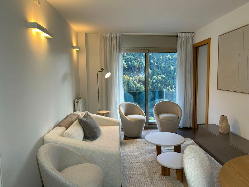 Apartment with Spacious Terrace in a Natural Setting in Ransol, Canillo. Photo:  31
