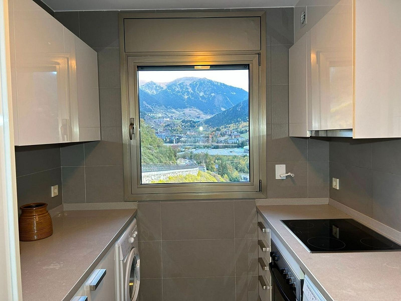 Apartment with Spacious Terrace in a Natural Setting in Ransol, Canillo. Photo:  32