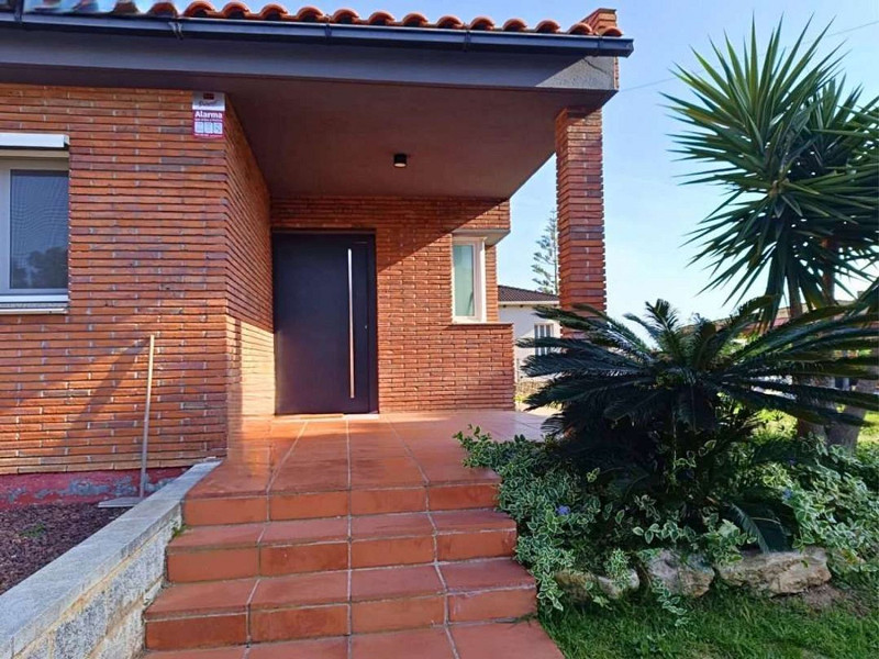 Fully Renovated Single-Level Detached Villa, Energy Self-Sufficient and with Sea Views in Valparaíso, Cunit. Photo:  7