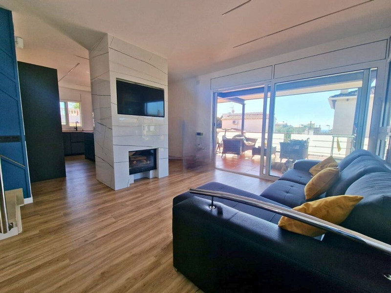 Fully Renovated Single-Level Detached Villa, Energy Self-Sufficient and with Sea Views in Valparaíso, Cunit. Photo:  17