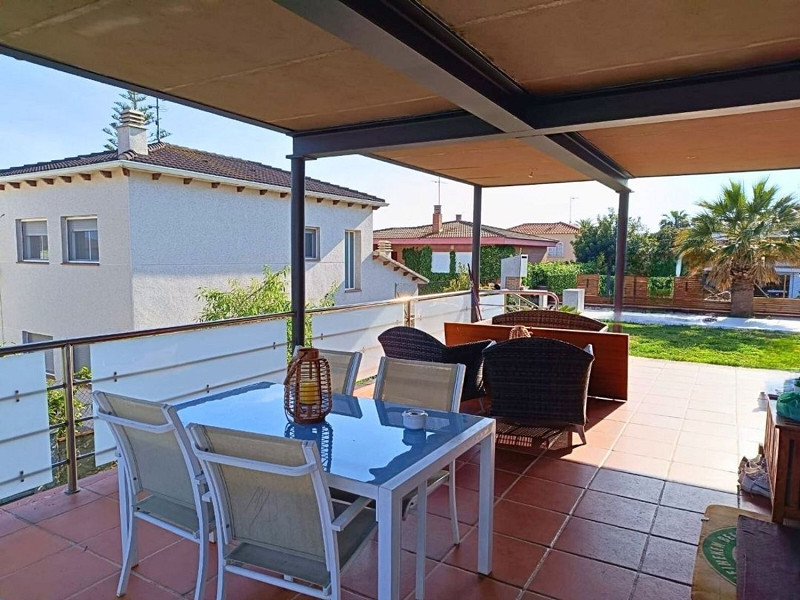 Fully Renovated Single-Level Detached Villa, Energy Self-Sufficient and with Sea Views in Valparaíso, Cunit. Photo:  19