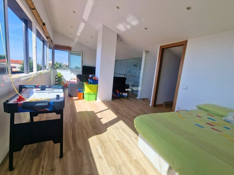 Fully Renovated Single-Level Detached Villa, Energy Self-Sufficient and with Sea Views in Valparaíso, Cunit. Photo:  46