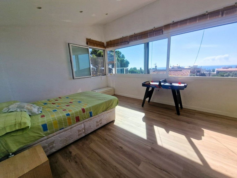 Fully Renovated Single-Level Detached Villa, Energy Self-Sufficient and with Sea Views in Valparaíso, Cunit. Photo:  47