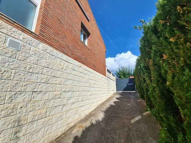 Fully Renovated Single-Level Detached Villa, Energy Self-Sufficient and with Sea Views in Valparaíso, Cunit. Photo:  53