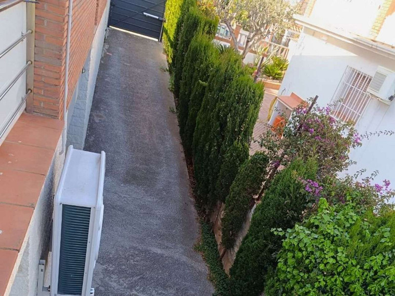 Fully Renovated Single-Level Detached Villa, Energy Self-Sufficient and with Sea Views in Valparaíso, Cunit. Photo:  55