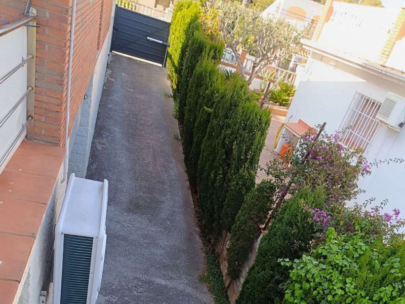 Fully Renovated Single-Level Detached Villa, Energy Self-Sufficient and with Sea Views in Valparaíso, Cunit. Photo:  59