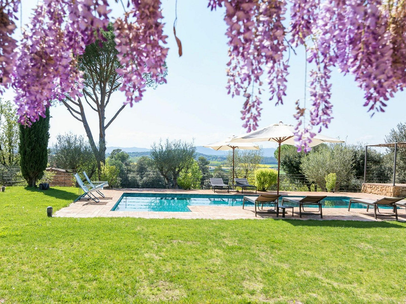 Magnificent old stone mansion in the picturesque mountainous area of Vulpellac in the province of Girona. Photo:  6