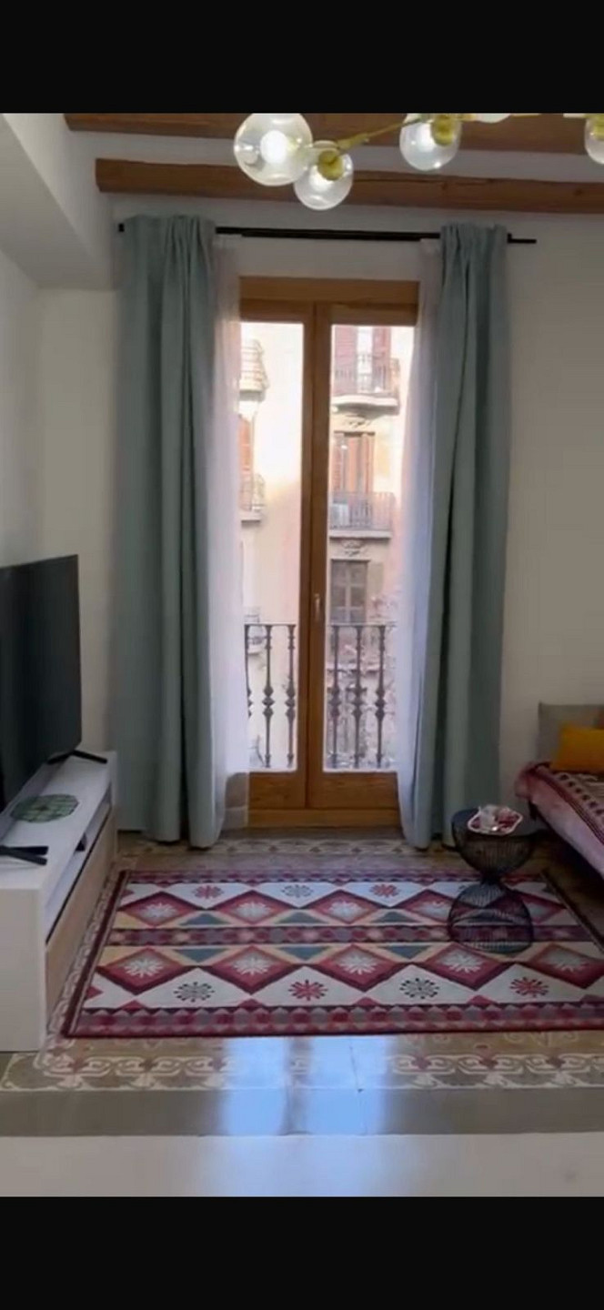 Уникальная инвестиционная возможность в самом сердце Левого Эшампле, Барселона