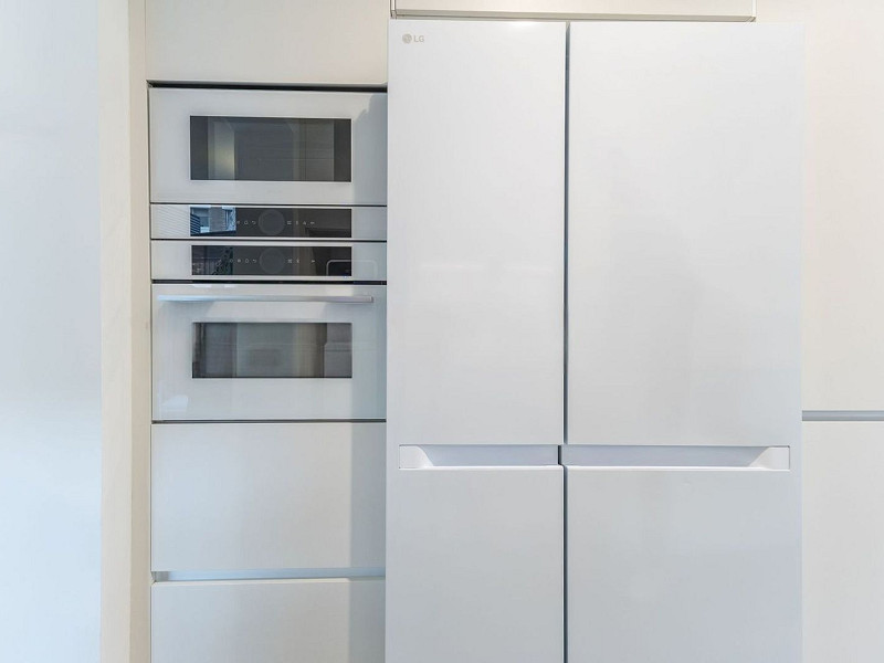 Casa pareada de diseño reformada con jardín y piscina en Gava Mar, Barcelona. Foto:  3