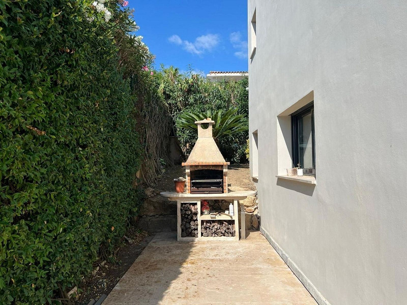 Современный дом с видом на море в Сант-Фелиу-де-Гишольс, Коста-Брава. Фото:  9