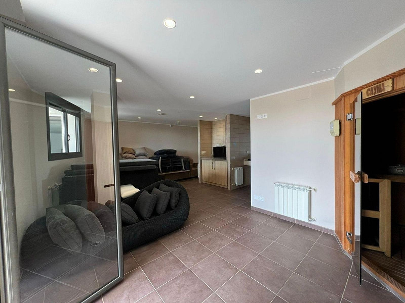 Современный дом с видом на море в Сант-Фелиу-де-Гишольс, Коста-Брава. Фото:  13