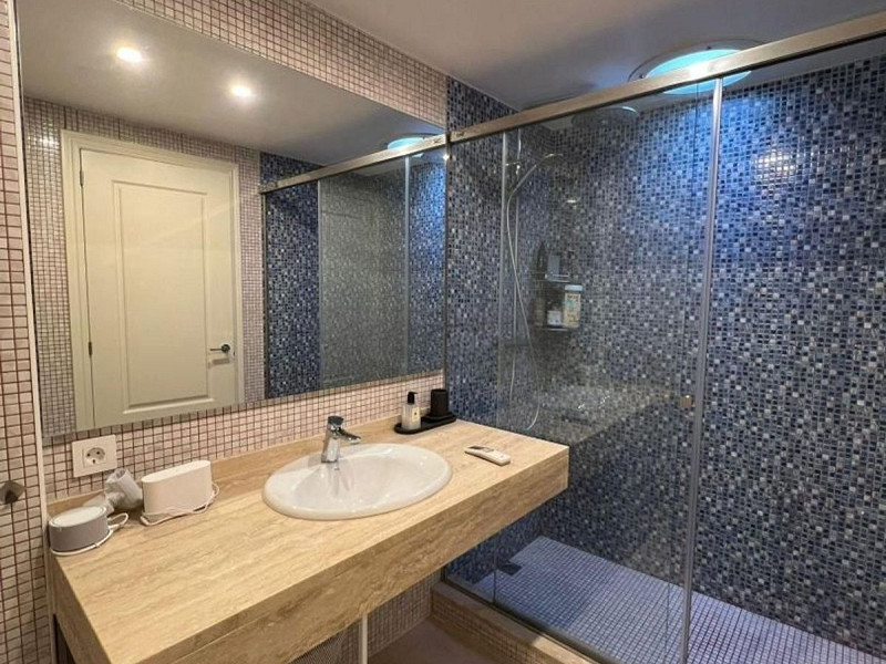 Современный дом с видом на море в Сант-Фелиу-де-Гишольс, Коста-Брава. Фото:  30