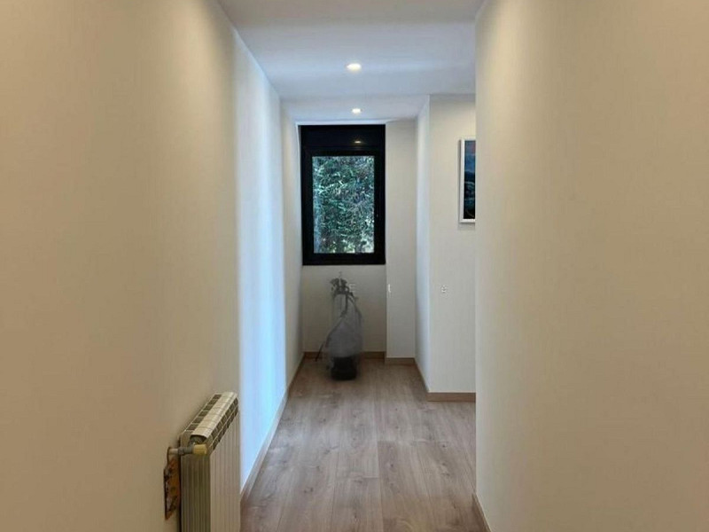 Современный дом с видом на море в Сант-Фелиу-де-Гишольс, Коста-Брава. Фото:  36