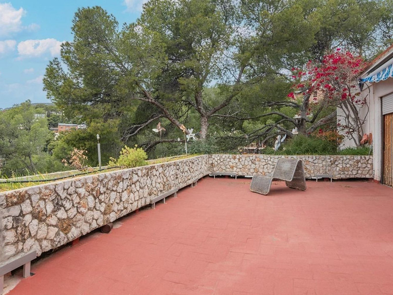 Exclusive villa with sea views and pool in Bellamar, Castelldefels. Photo:  3