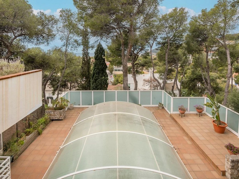 Exclusive villa with sea views and pool in Bellamar, Castelldefels. Photo:  9