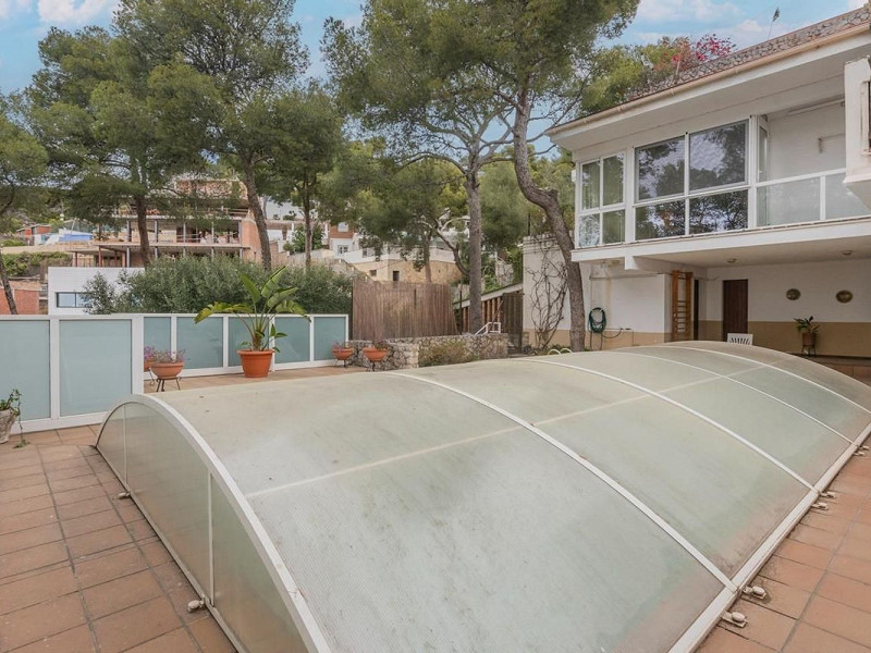 Exclusive villa with sea views and pool in Bellamar, Castelldefels. Photo:  13