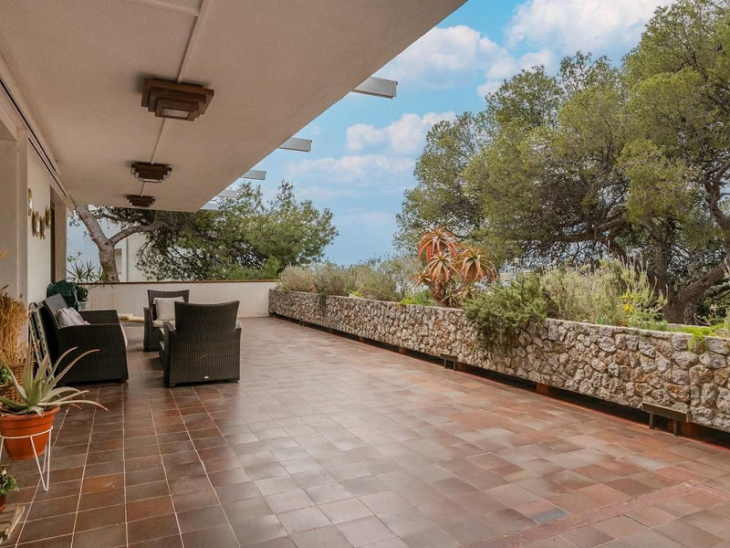 Exclusive villa with sea views and pool in Bellamar, Castelldefels. Photo:  15