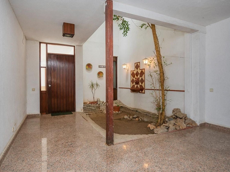 Exclusive villa with sea views and pool in Bellamar, Castelldefels. Photo:  19