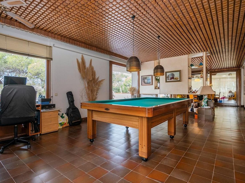 Exclusive villa with sea views and pool in Bellamar, Castelldefels. Photo:  25
