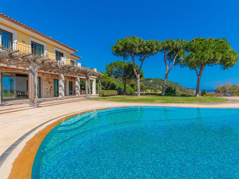Luxury villa with sea views in Punta Brava, Sant Feliu de Guíxols. Photo:  3