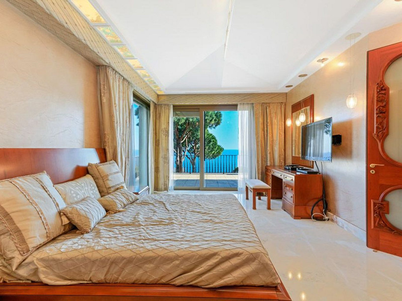 Luxury villa with sea views in Punta Brava, Sant Feliu de Guíxols. Photo:  28